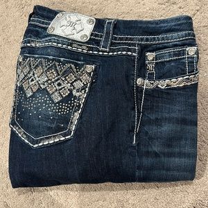 Women’s Miss Me Mid Rise Easy Fit Capri